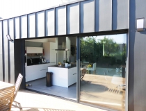 Rénovation maison avec extension zinc et terrasse bois, à Angers